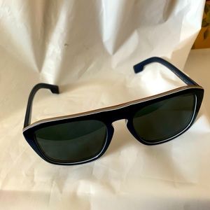 Burberry sun glasses